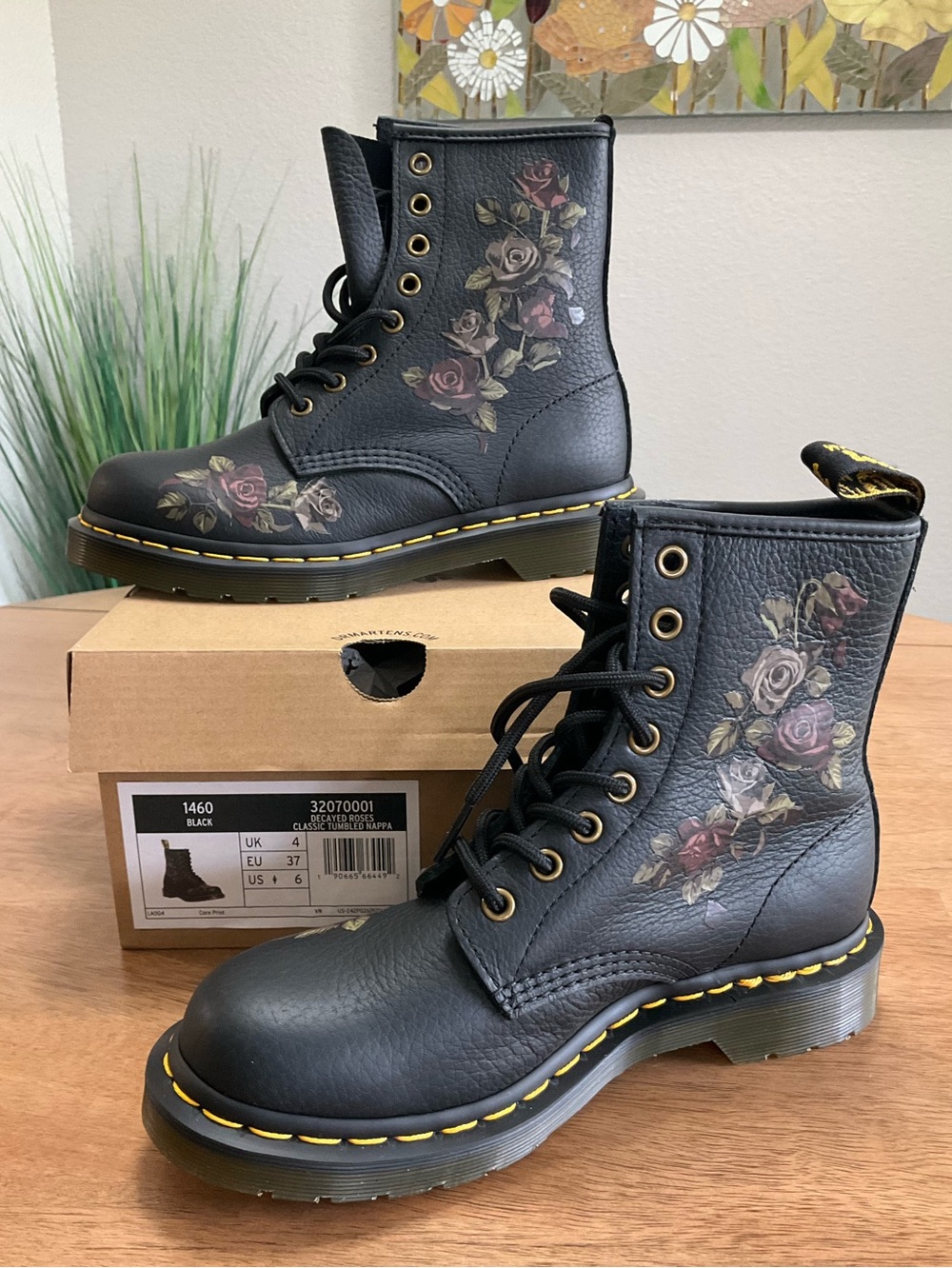 NIB Dr. Martens 1460 Decayed Roses Leather Lace Up Boots